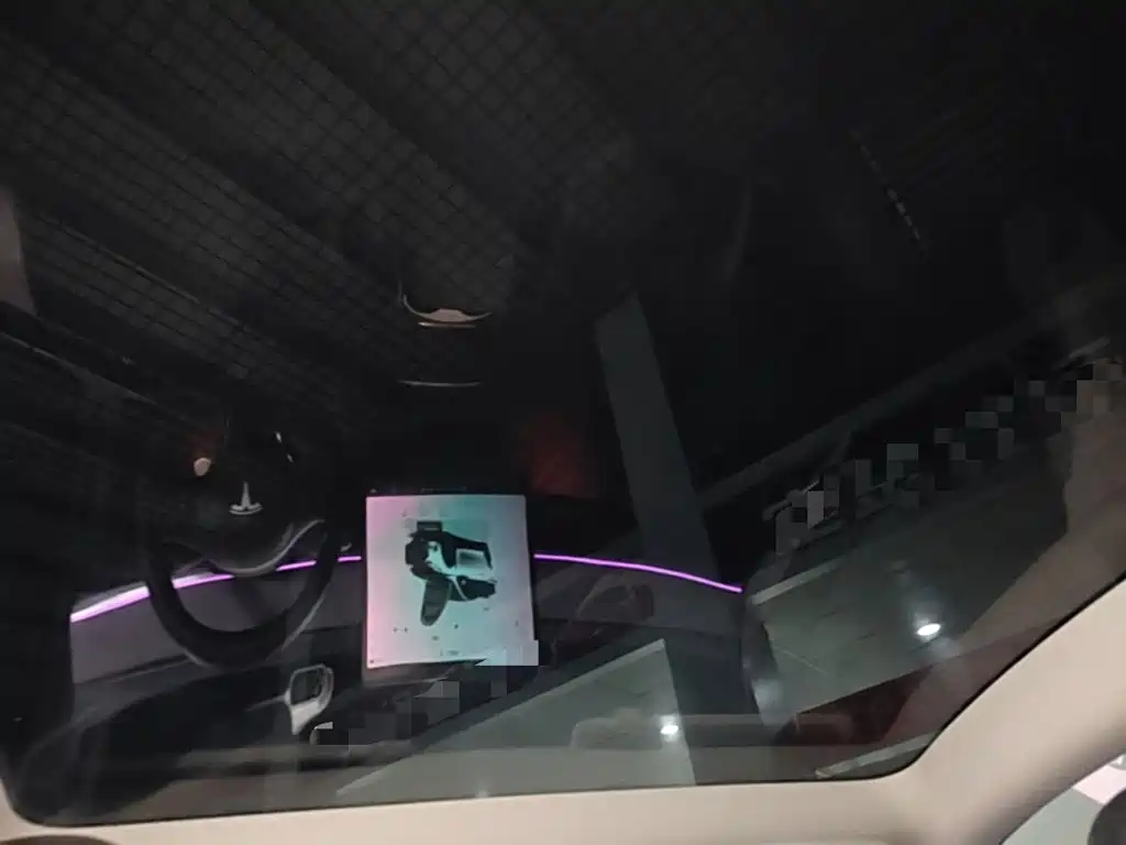 Tesla Model Y — фото 18