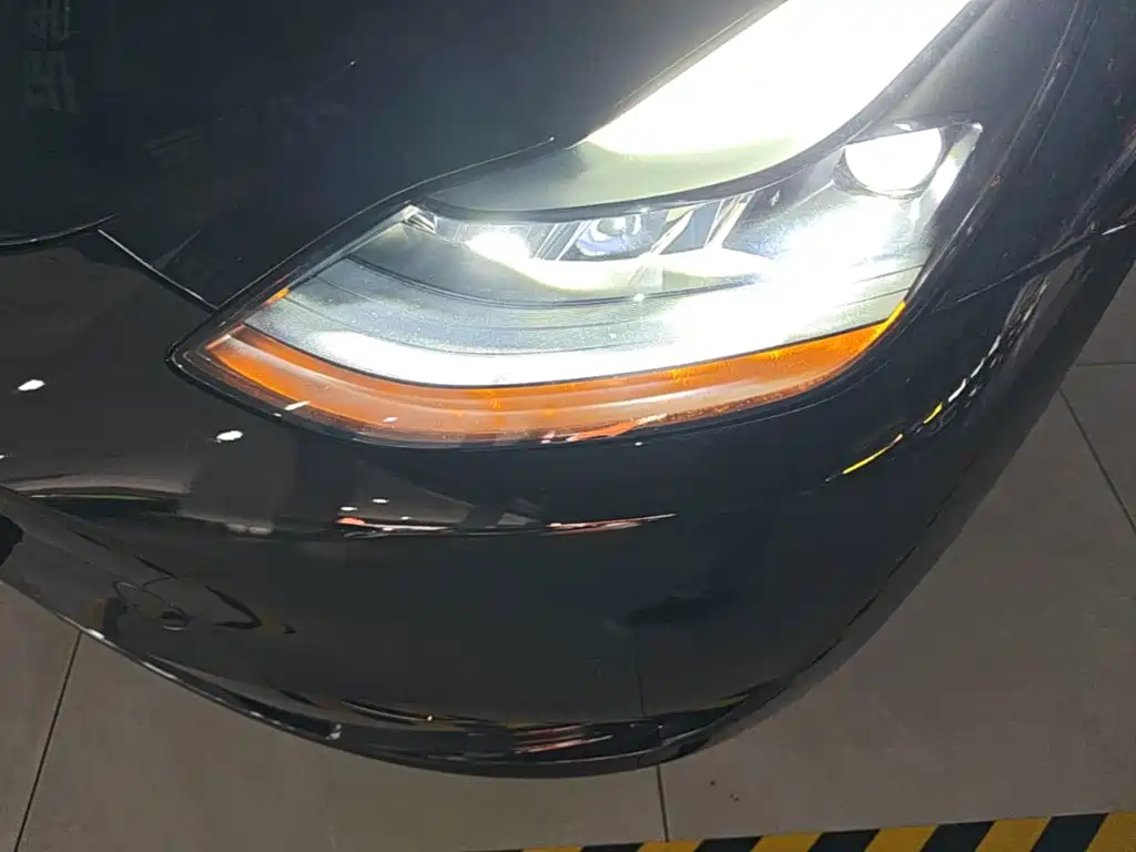 Tesla Model Y — фото 24