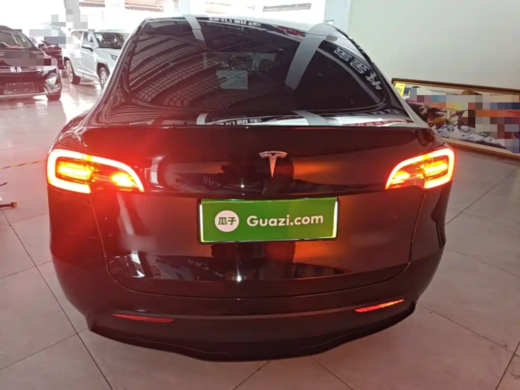 Tesla Model Y — фото 6