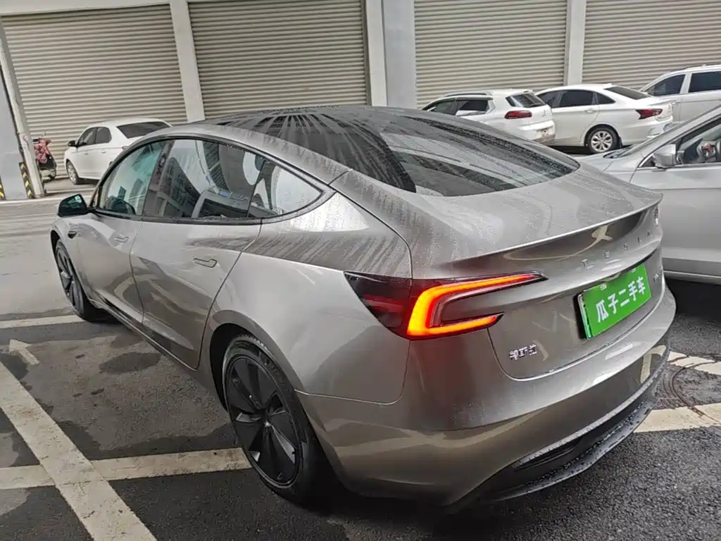 Tesla Model 3 — фото 5