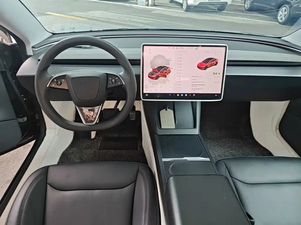 Tesla Model 3 — фото 10