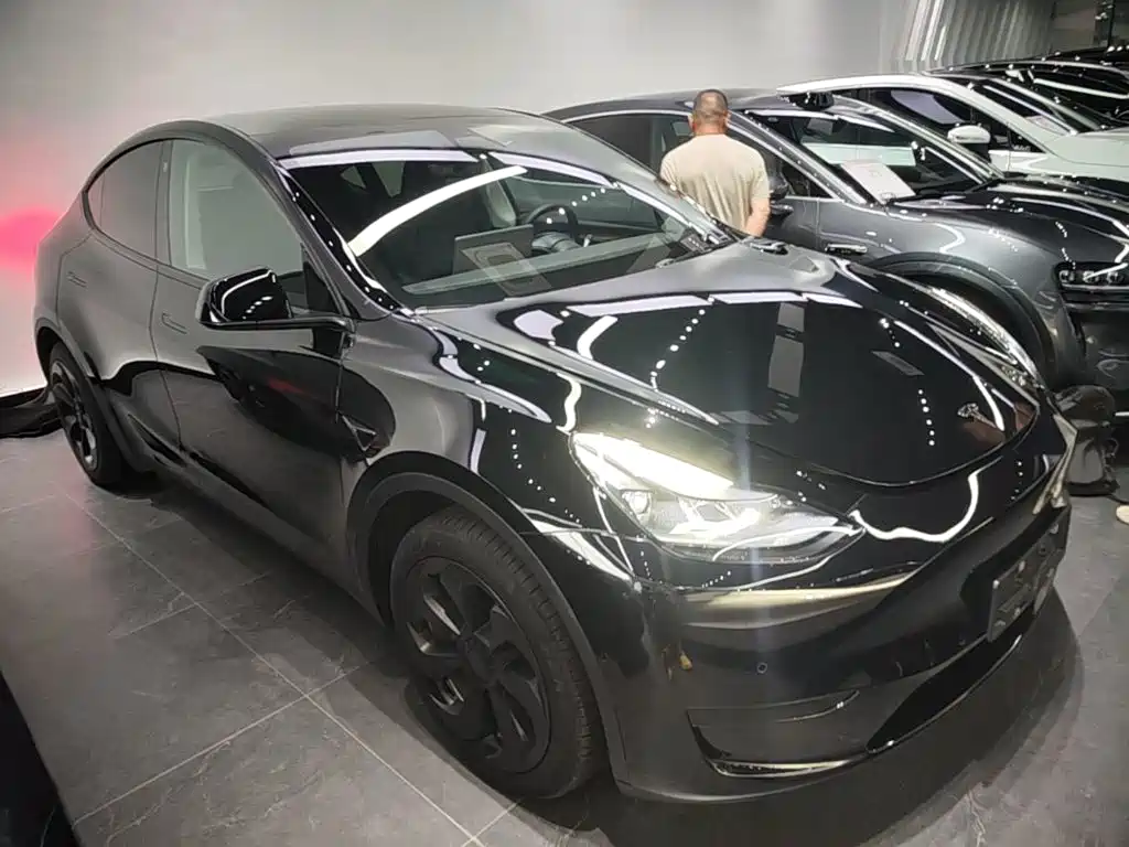 Tesla Model Y — фото 4