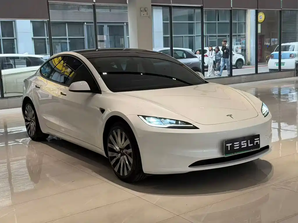 Tesla Model 3 — фото 3