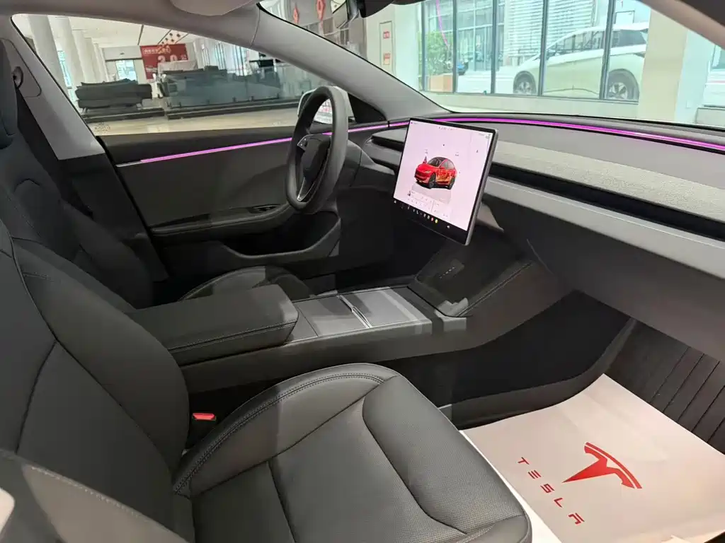 Tesla Model 3 — фото 5