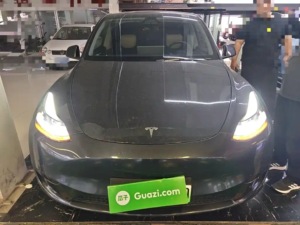 Tesla Model Y — фото 3