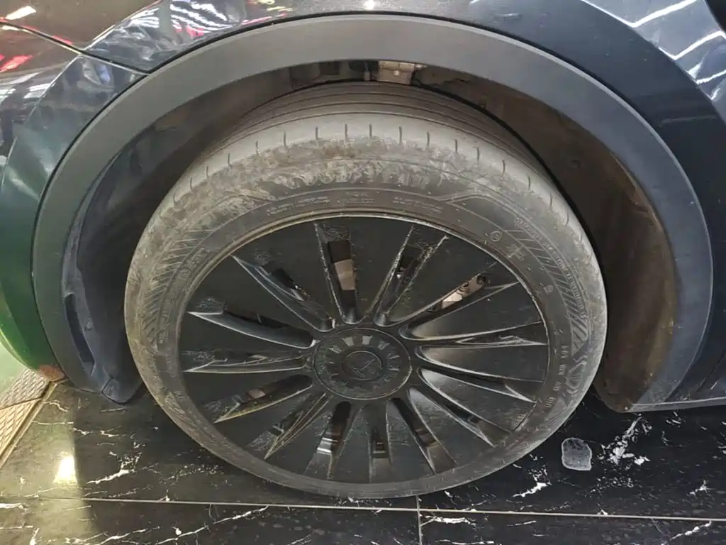 Tesla Model Y — фото 23
