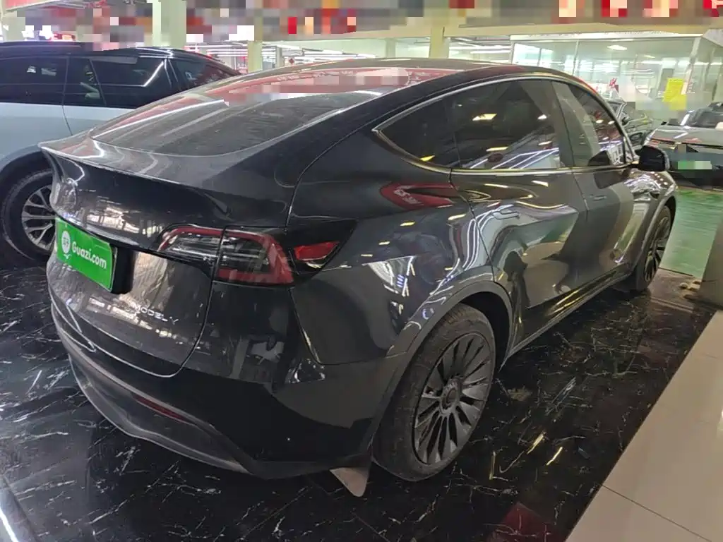 Tesla Model Y — фото 7