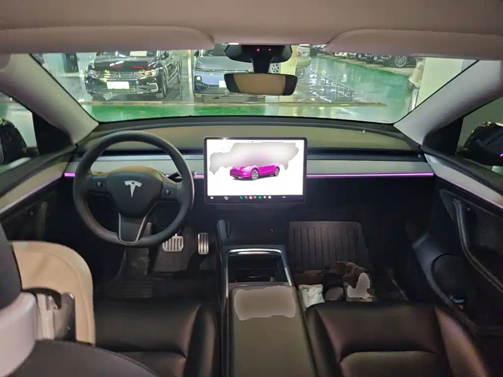 Tesla Model Y — фото 10