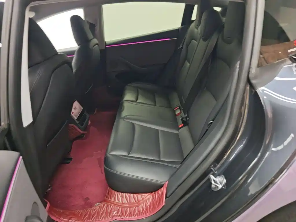 Tesla Model 3 — фото 17