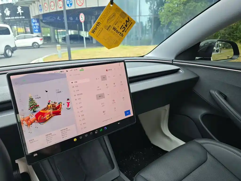 Tesla Model 3 — фото 3