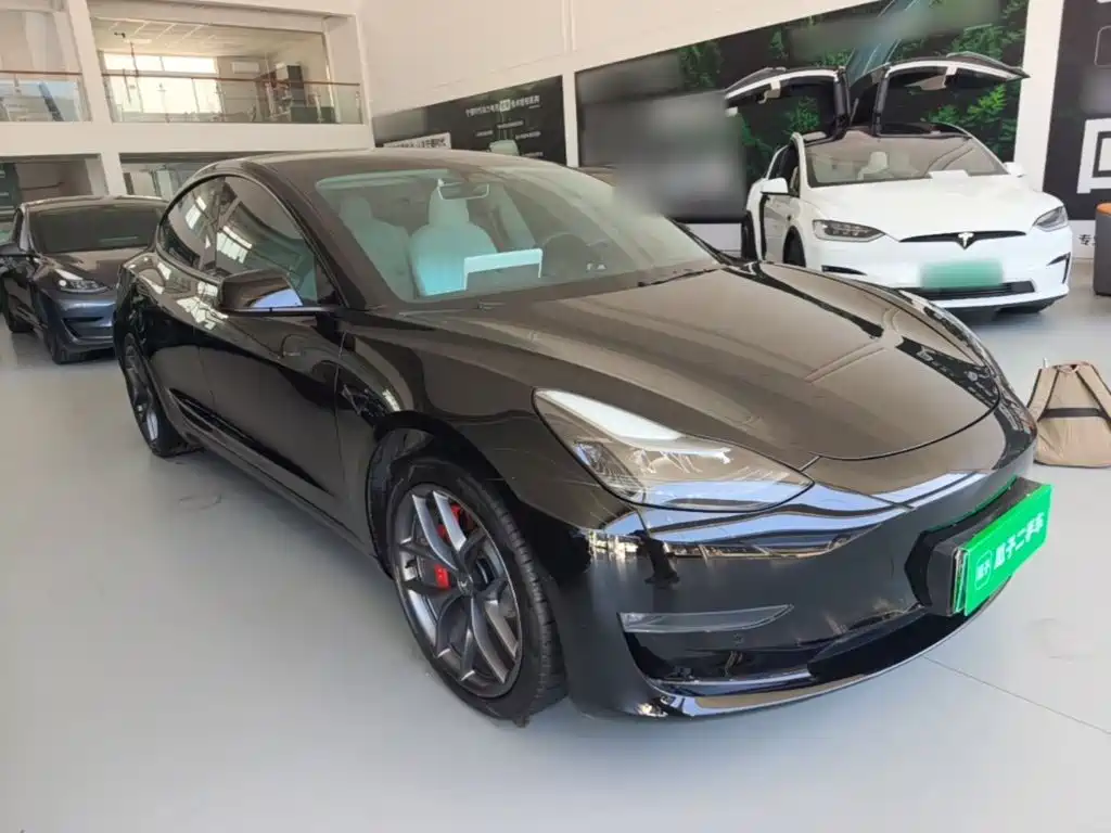 Tesla Model 3 — фото 4