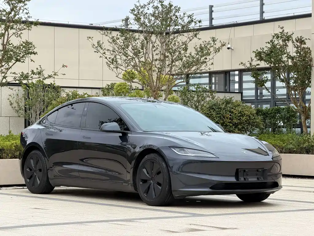 Tesla Model 3 — фото 3