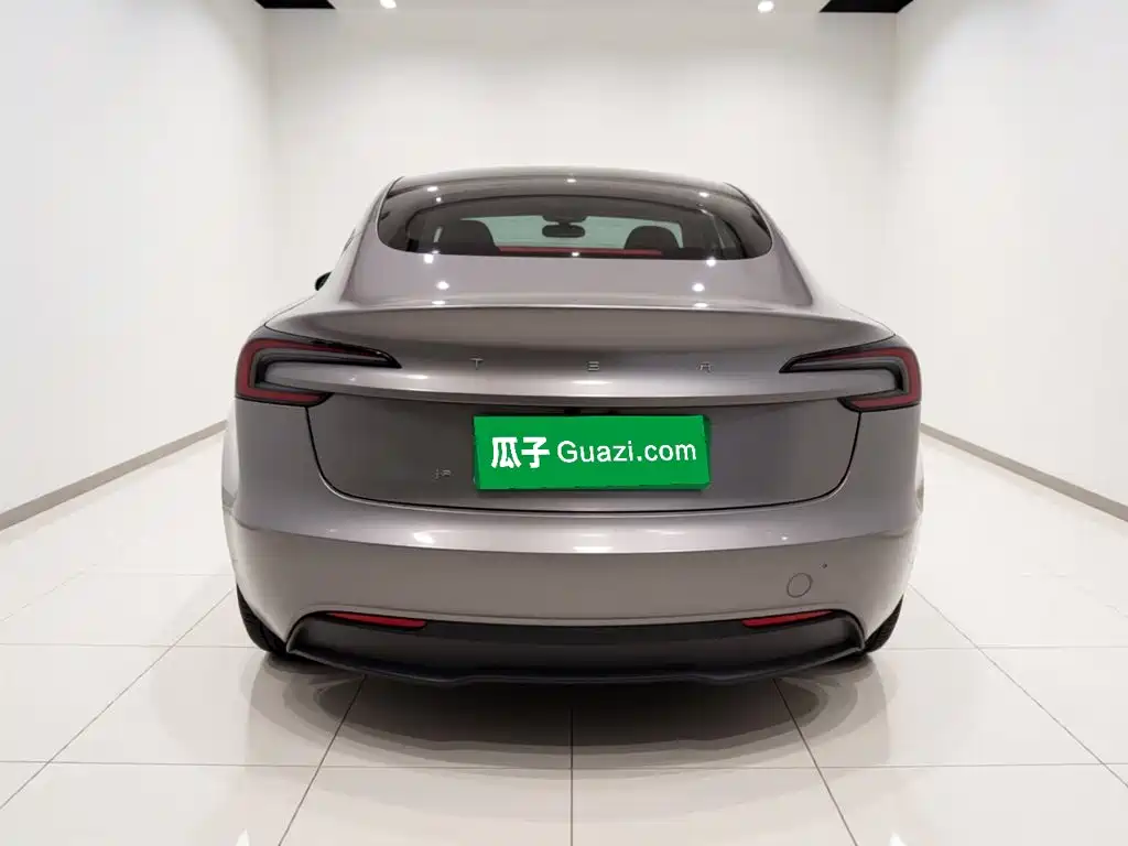 Tesla Model 3 — фото 3