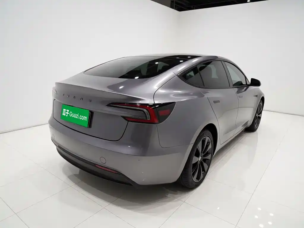 Tesla Model 3 — фото 4