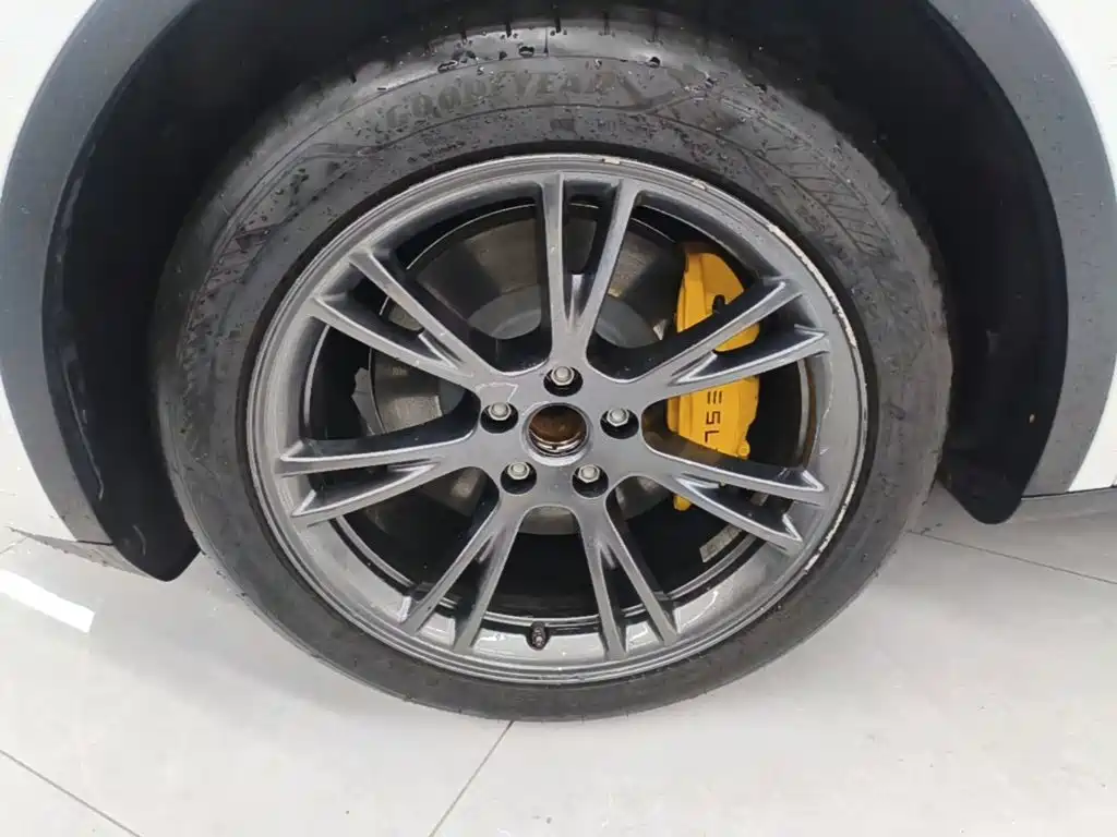 Tesla Model Y — фото 23