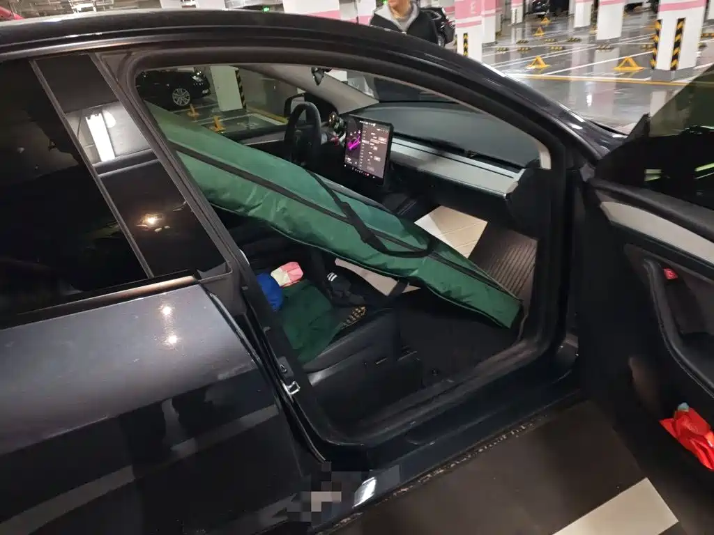 Tesla Model Y — фото 19