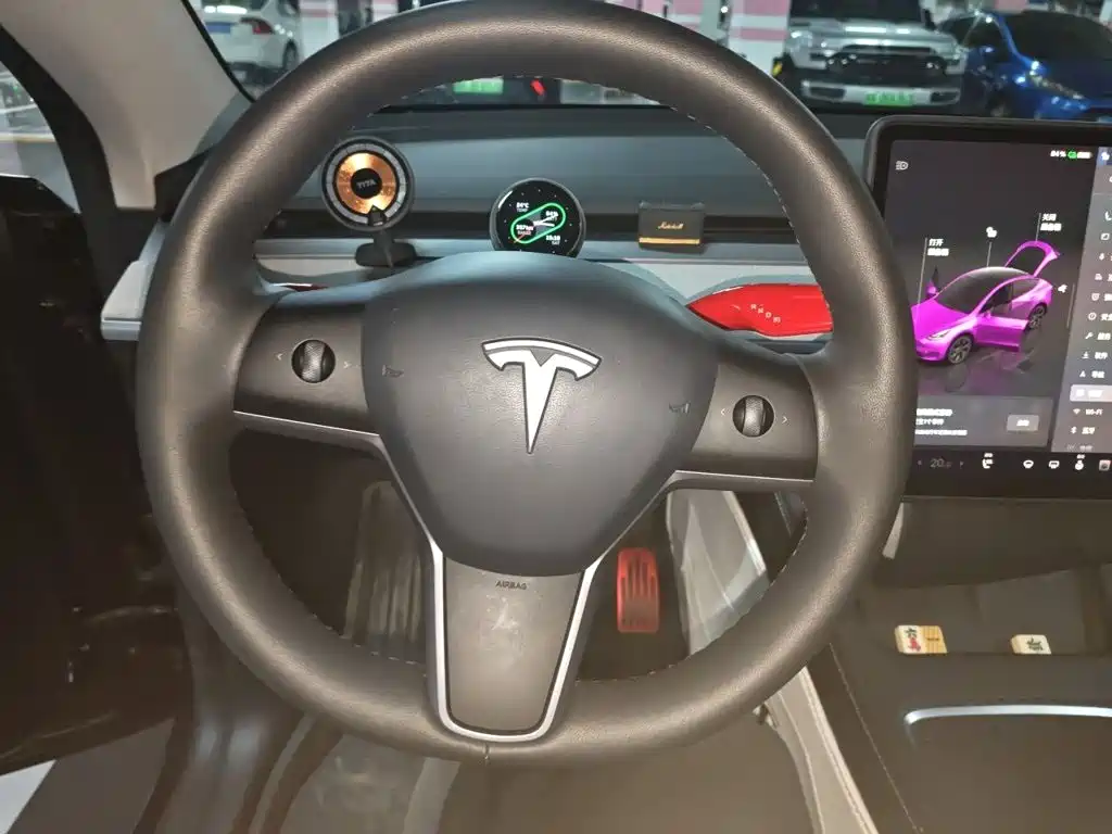 Tesla Model Y — фото 6