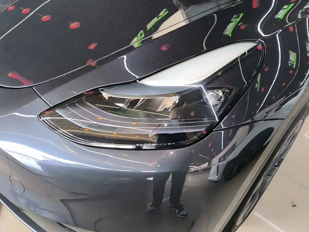 Tesla Model Y — фото 24