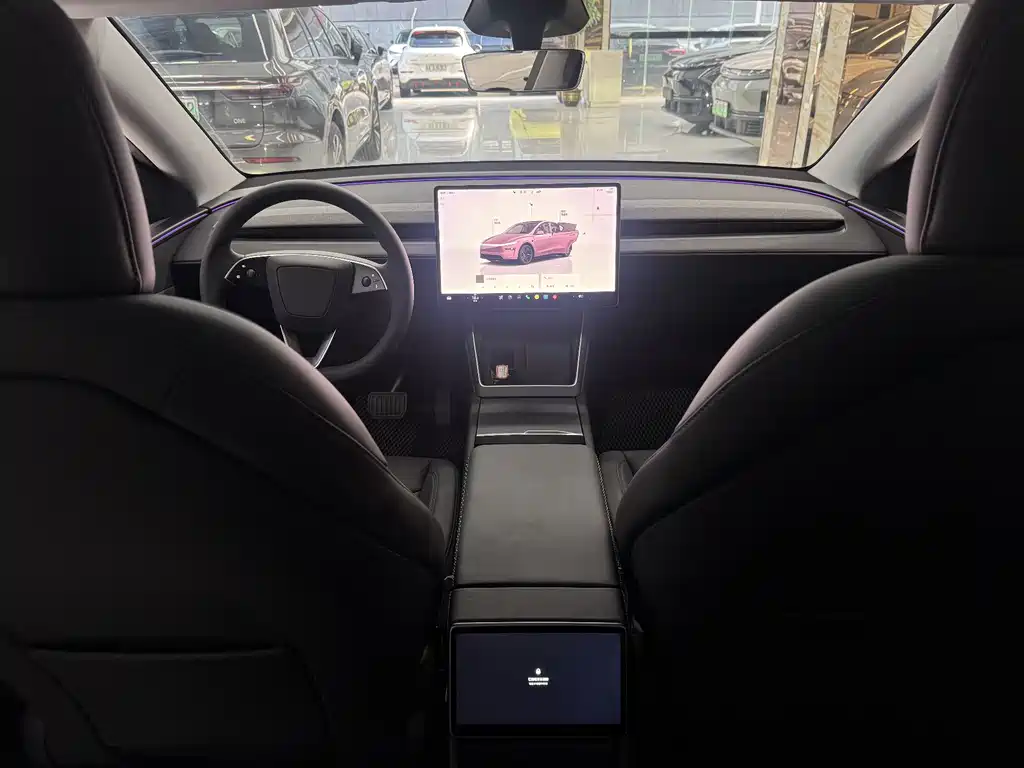 Tesla Model Y — фото 6