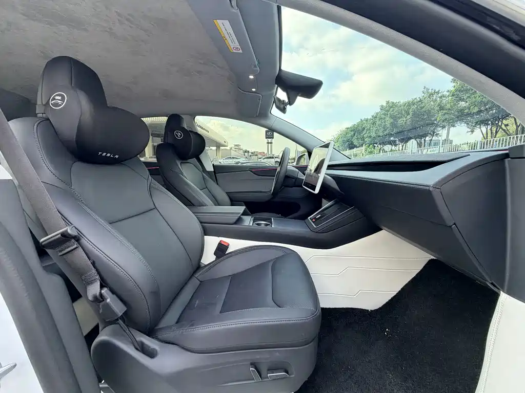 Tesla Model Y — фото 11