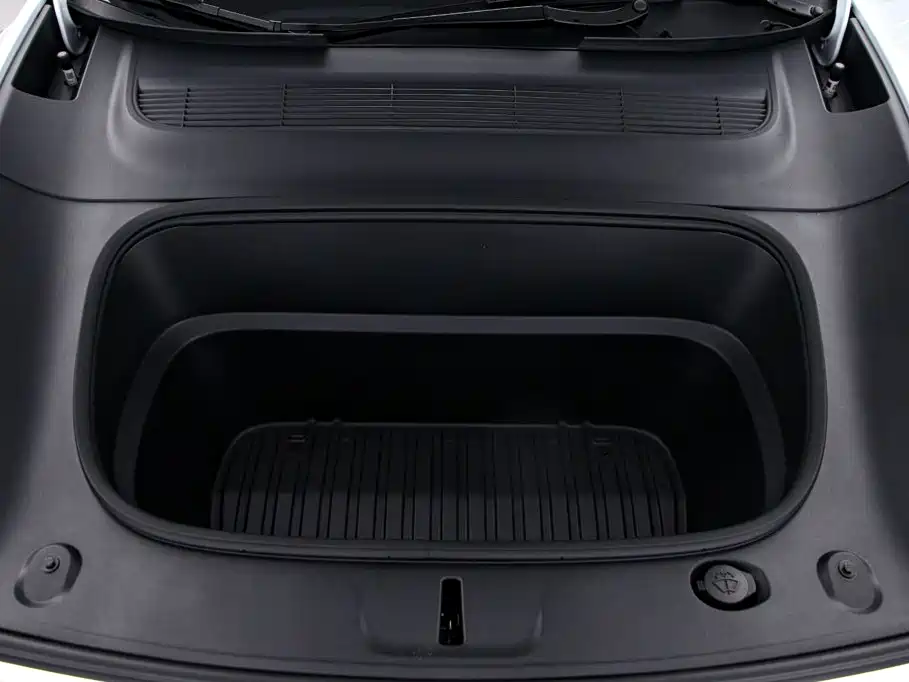Tesla Model Y — фото 18