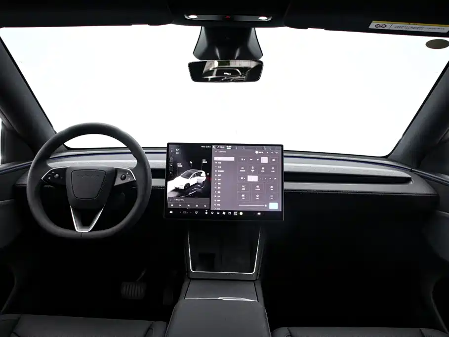 Tesla Model Y — фото 5