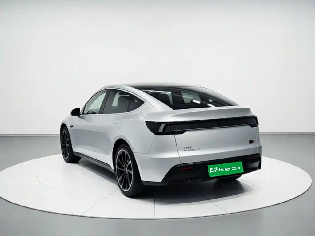 Tesla Model Y — фото 25
