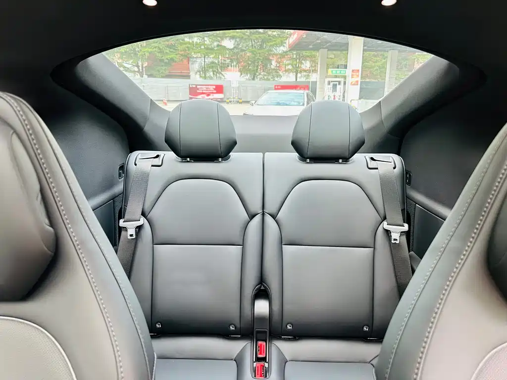Tesla Model Y L — фото 13