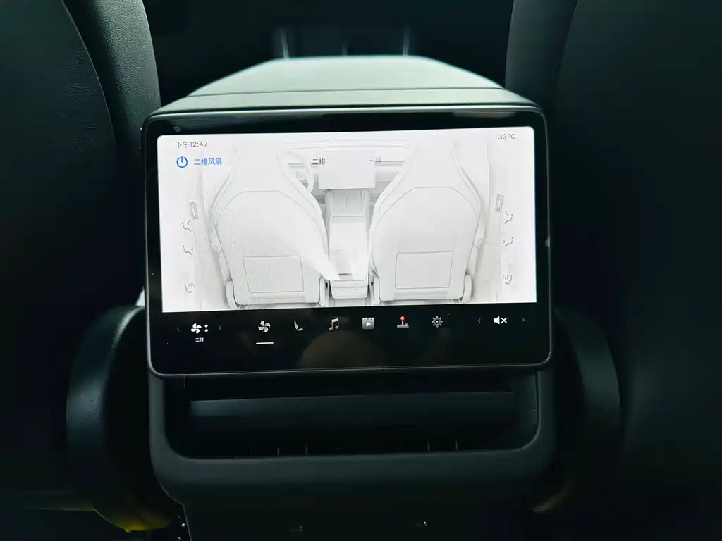 Tesla Model Y L — фото 14