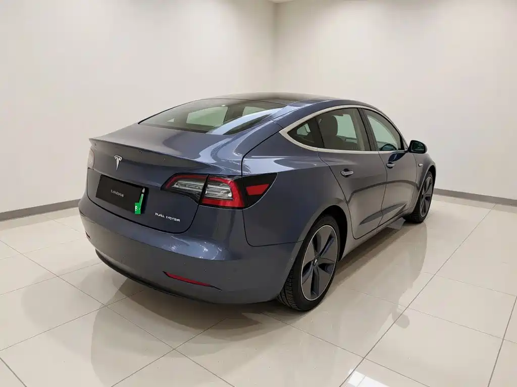 Tesla Model 3 — фото 6