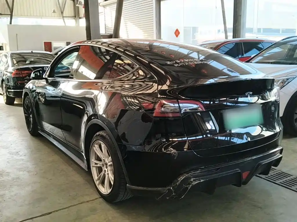 Tesla Model Y — фото 5