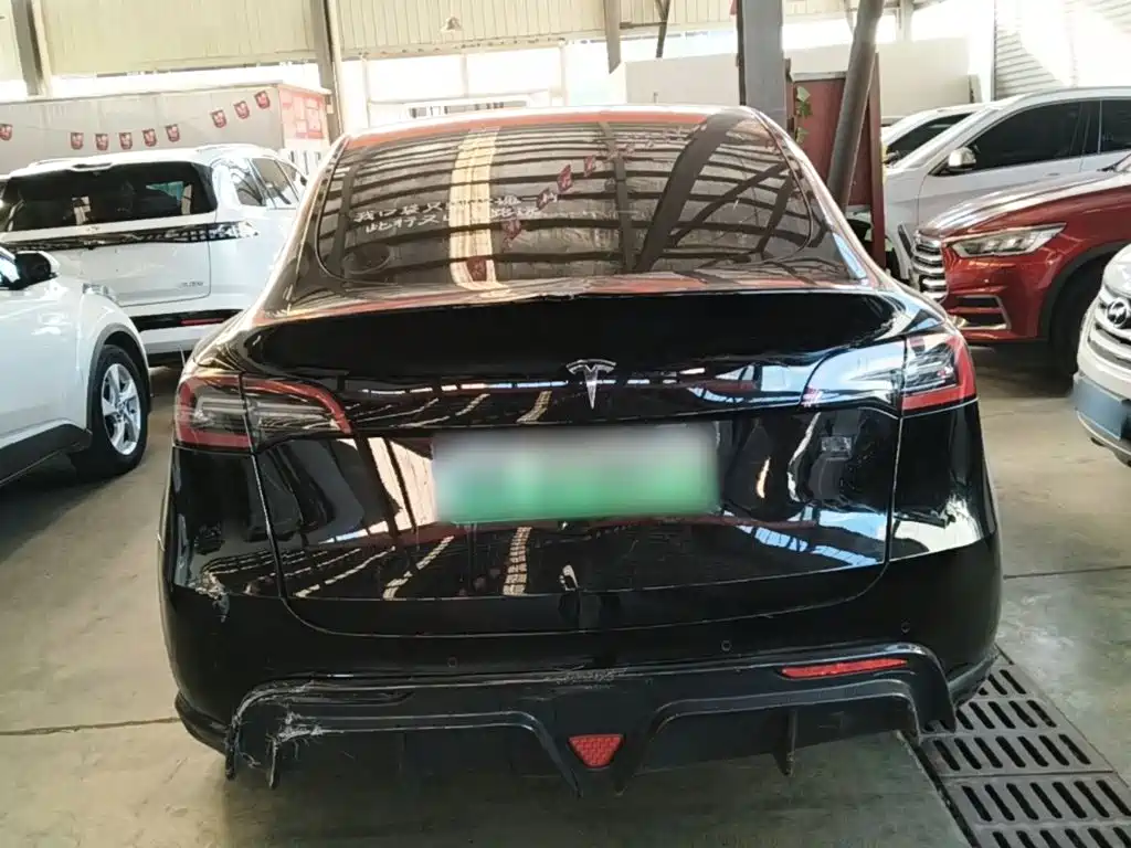 Tesla Model Y — фото 6