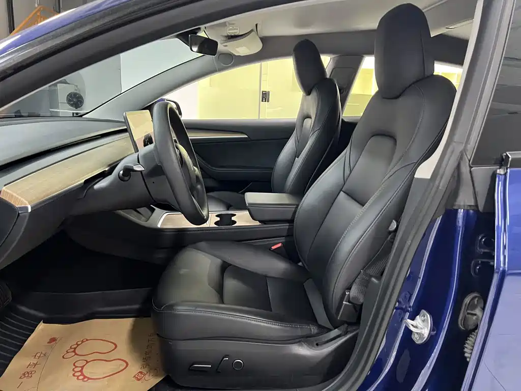 Tesla Model 3 — фото 11