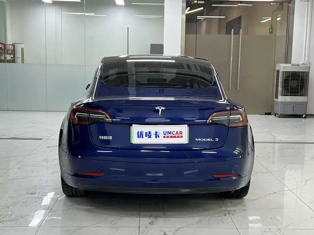 Tesla Model 3 — фото 5