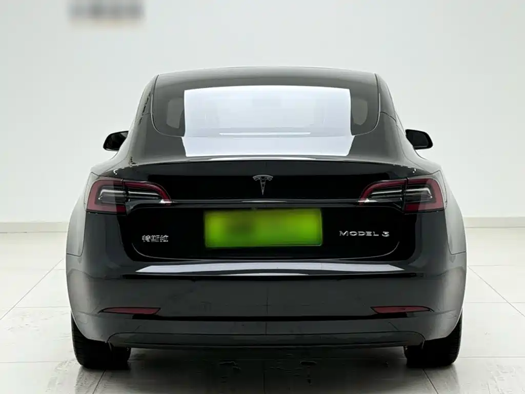 Tesla Model 3 — фото 3