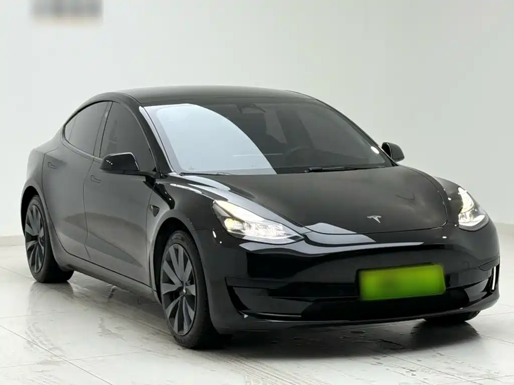 Tesla Model 3 — фото 5