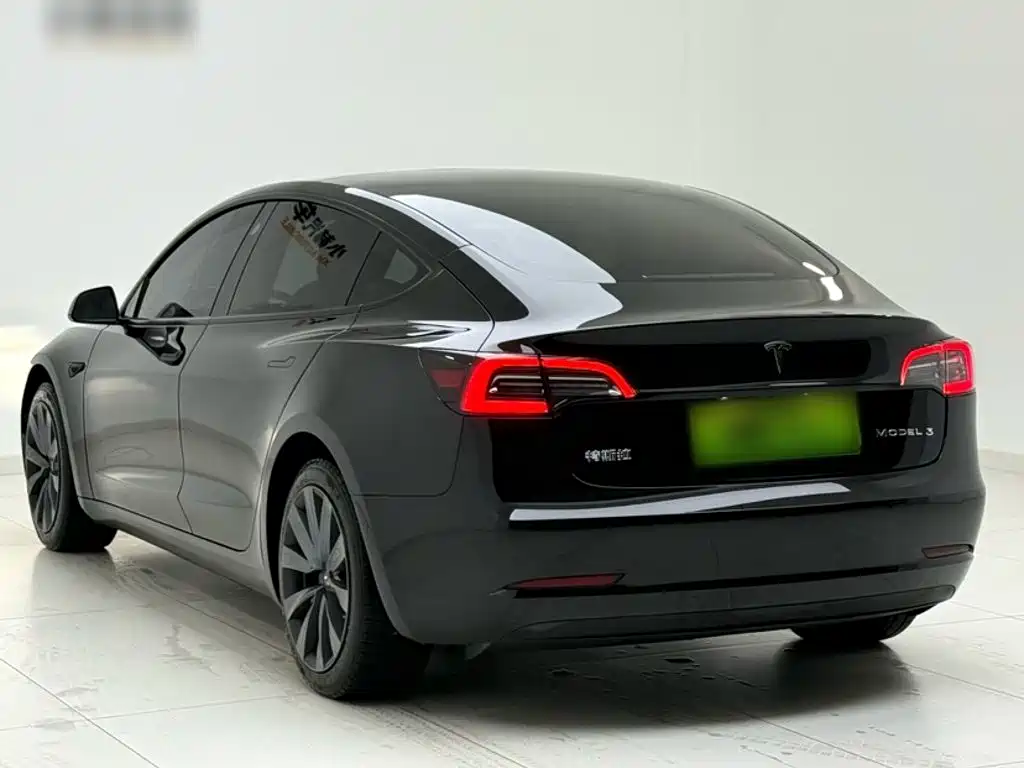 Tesla Model 3 — фото 6