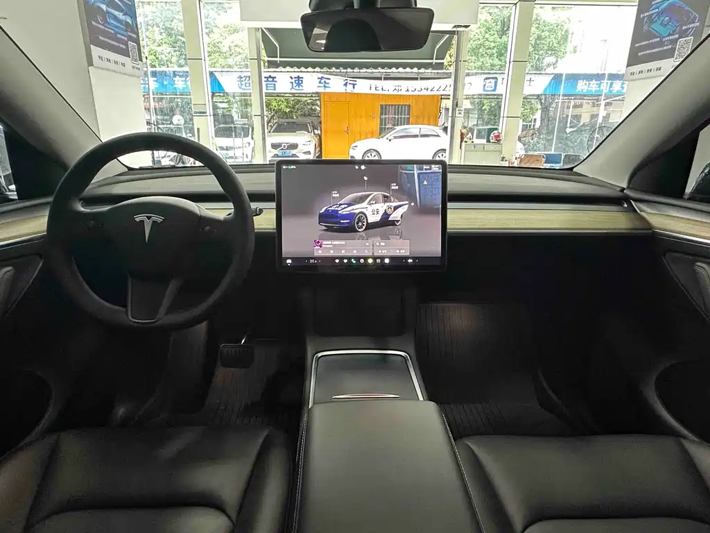 Tesla Model Y — фото 6