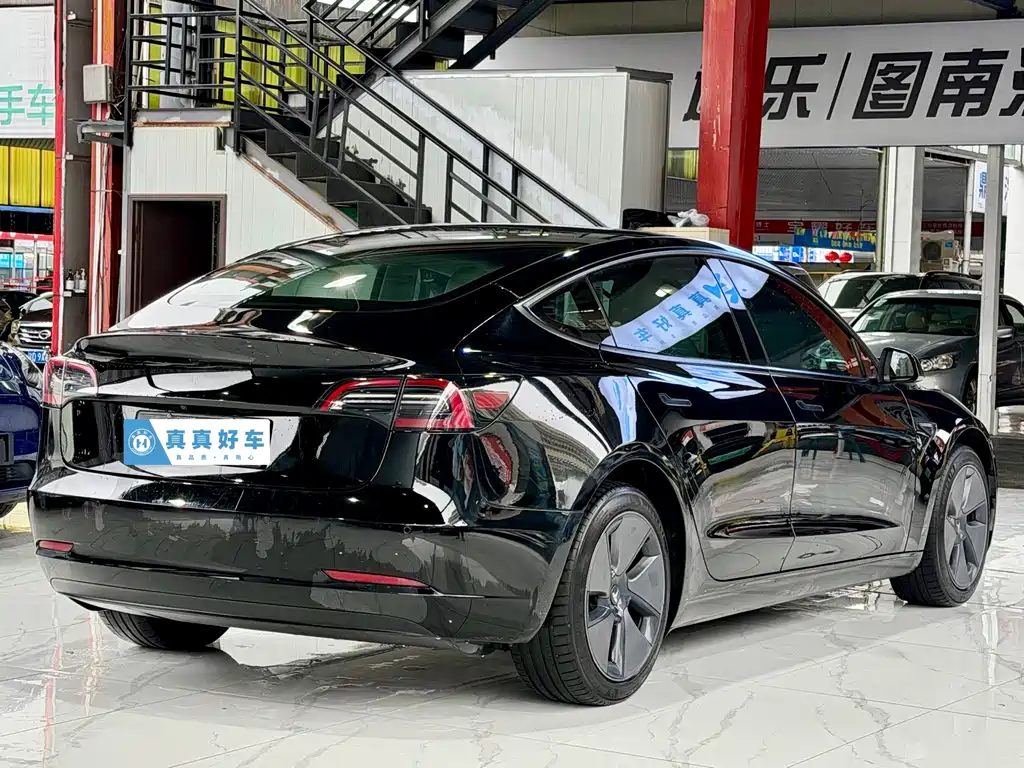 Tesla Model 3 — фото 4