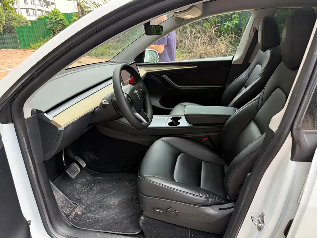 Tesla Model Y — фото 4