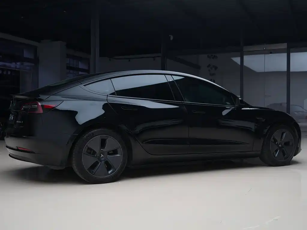 Tesla Model 3 — фото 6
