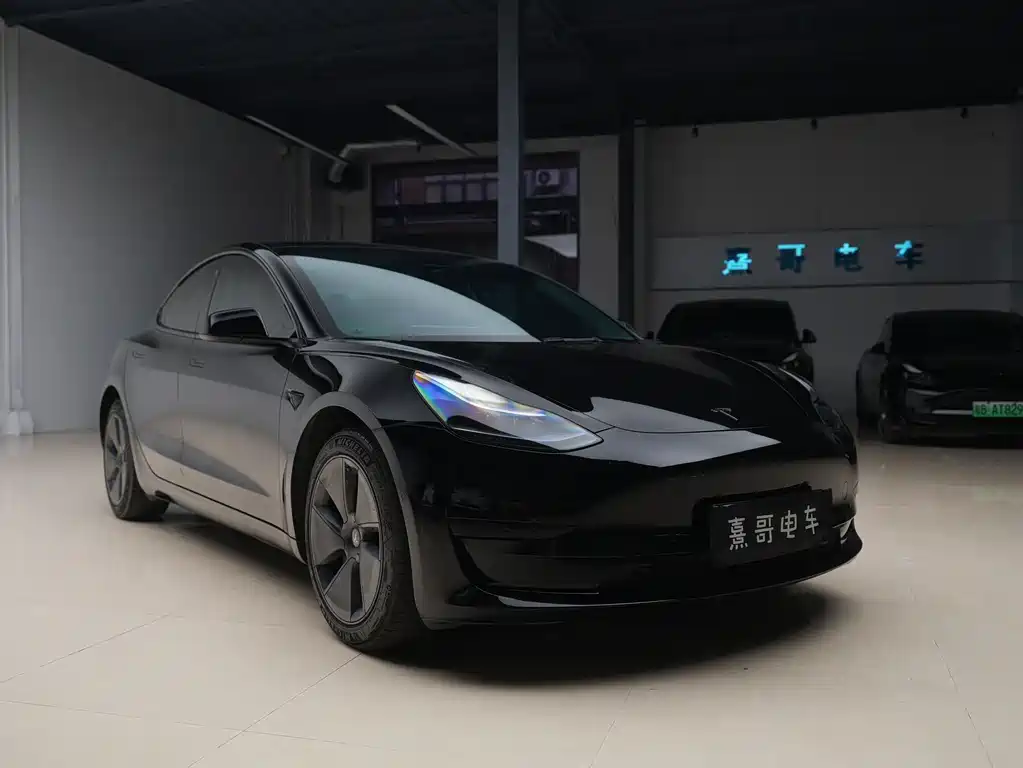 Tesla Model 3 — фото 7