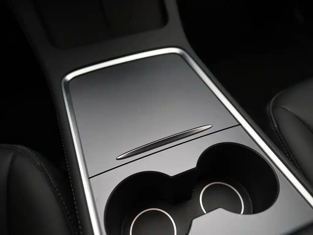 Tesla Model 3 — фото 19