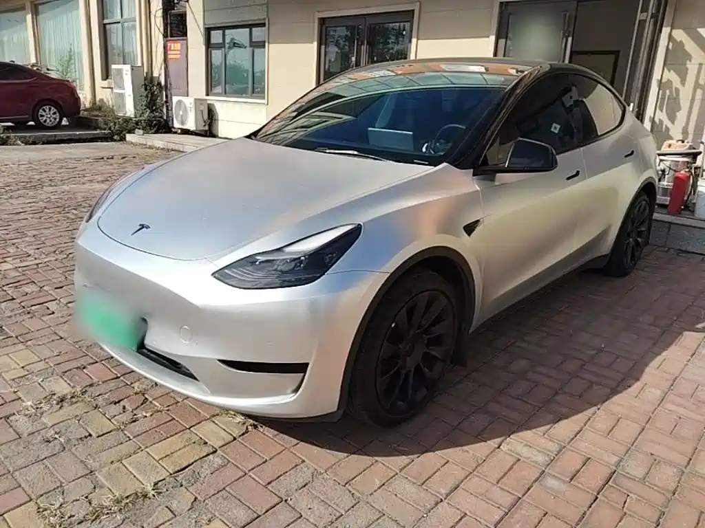 Tesla Model Y — фото 2