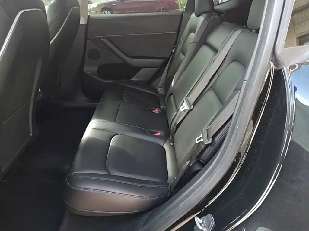 Tesla Model Y — фото 17