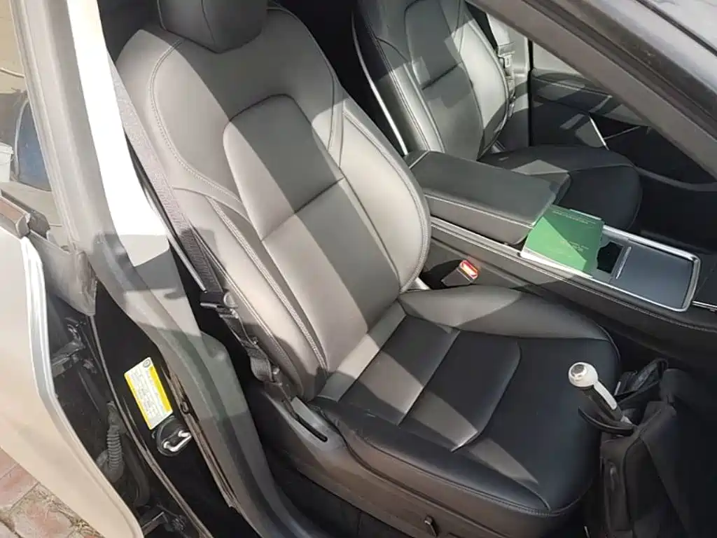Tesla Model Y — фото 25