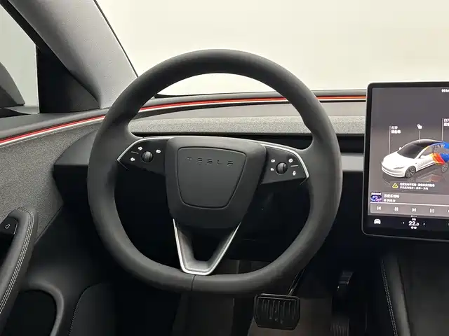 Tesla Model 3 — фото 11