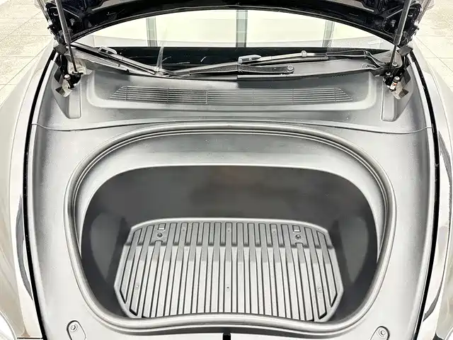 Tesla Model 3 — фото 17