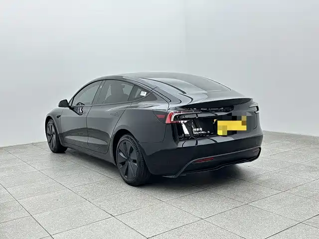 Tesla Model 3 — фото 4