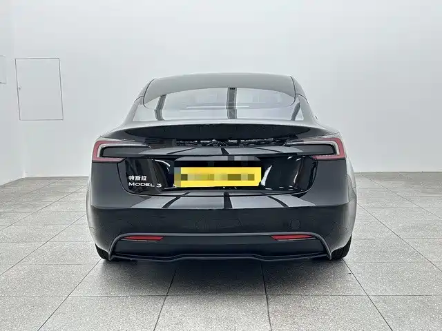 Tesla Model 3 — фото 5